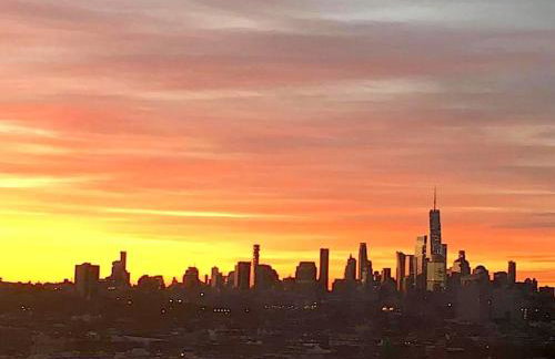 Triple See NY Now - Sleeps 41 -15 Mins to NYC - Foto 4