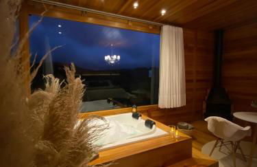 Romantic Getaway with Jacuzzi and Breakfast in Rancho Queimado - Photo 10
