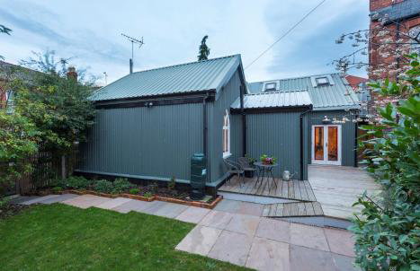 CHESTER'S ONLY TIN CHAPEL - UNIQUE, SPACIOUS 2 BEDROOMS, GARDEN AND FREE PARKING - Foto 19