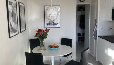 Nyrenoverad lägenhet med havsutsikt - Foto 2