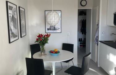 Nyrenoverad lägenhet med havsutsikt - Foto 2