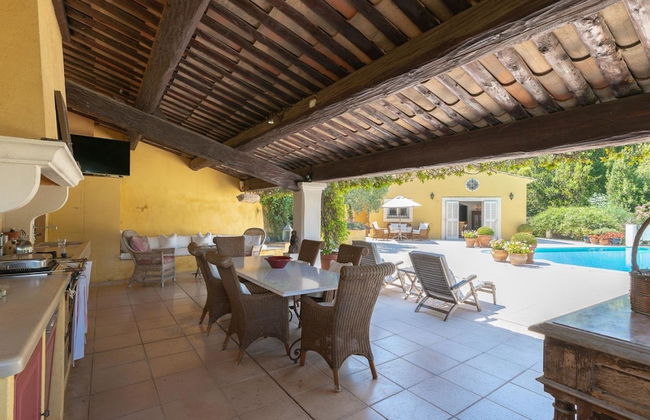 Provencal in a Height Overlooking Greenery - Foto 20