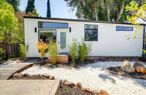 Redwood City Escape with Big-Screen TV! - Foto 23