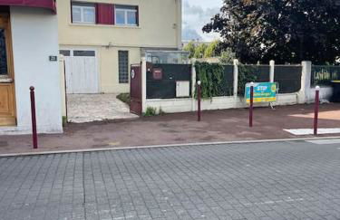 Cozy Station House & Direct Access to Paris - Foto 17