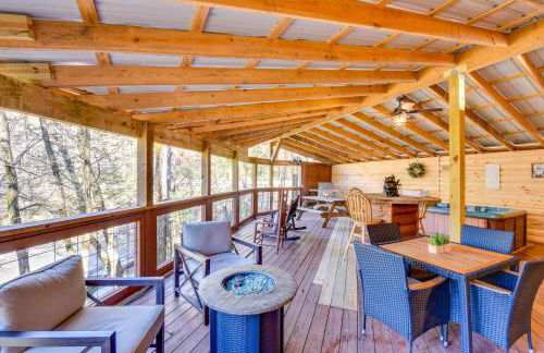 Hot Tub and Fire Pit Riverfront Helen Cabin - Foto 18