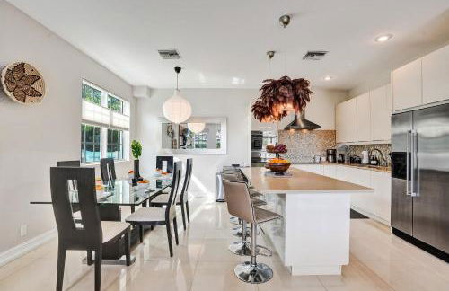 Tarpon River House - Heat Optional Pool - 4 bedrooms - 3 bathrooms - 1 miles to downtown FTL - Foto 16