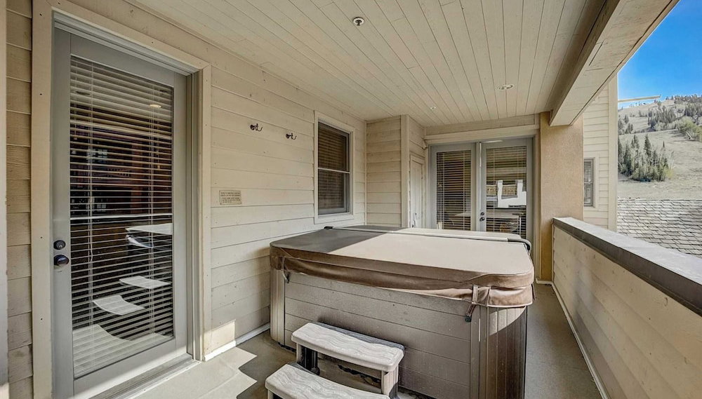 Mont Cervin by Avantstay Private Hot Tub + Fireplace Walk to Ski-in/ski-out + Dining - Foto 1, Interni