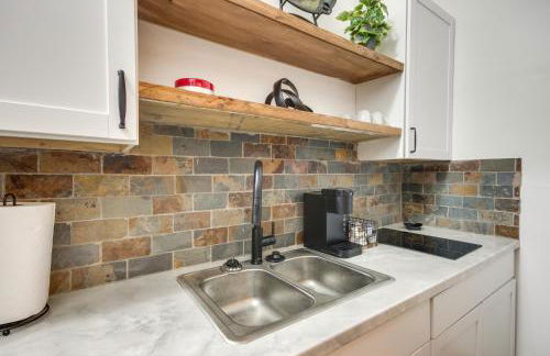 Modern Greenwood Studio Less Than 1 Mi to Downtown! - Foto 8