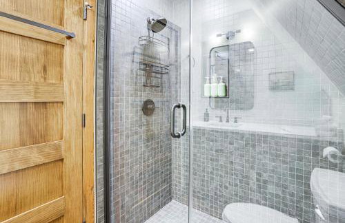 1 Mi to Resort Beach Alpine Lake A-Frame! - Foto 21