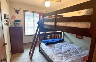 Lakefront Home 4Bed3BathDockFirepitGrill-12PP - Foto 35