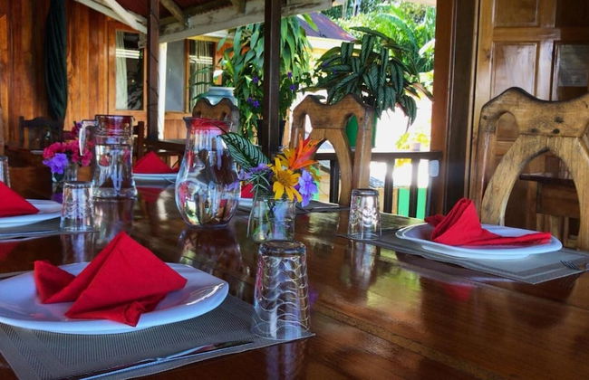 Beautiful House With Panoramic View of the bay and Gardens - Photo 17