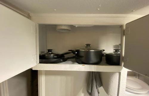 Cozy 1-bedroom mobile home with WiFi, AC in charming Silver City - Foto 9