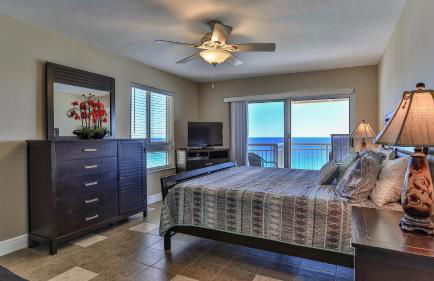 Destin Towers 142 - 2 Bedroom Beach Front Condo in the Heart of Destin with Amazing Views! - Foto 28