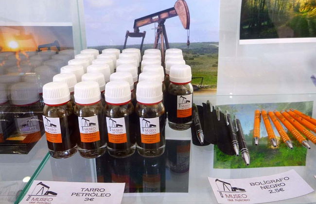 Visita guiada por el Museo del Petróleo - Photo 7