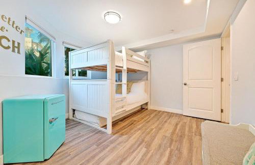 Stunning South Mission Home with Private Rooftop & Ocean Views! - Foto 13