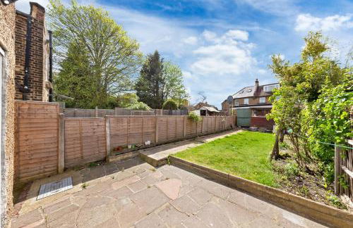 4BR North London I WiFi, Garden, Near Shops - Foto 64