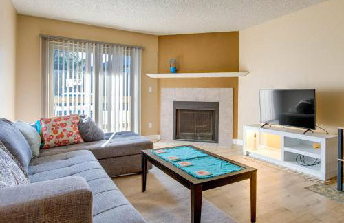 1 Mi to Light Rail Englewood Condo with Pool Access - Foto 7