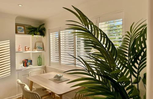 Harbourside garden flat with parking - Photo 3