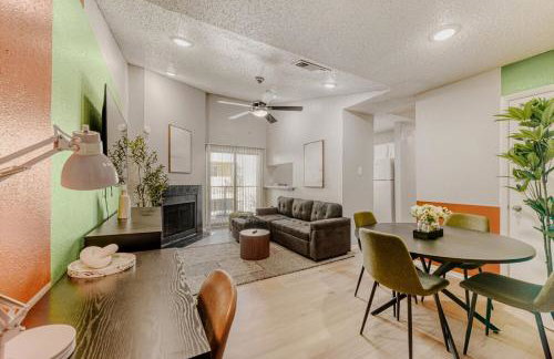 Stylish City Getaway 2B - Sleeps 6 - Pool, Prkg - Foto 8