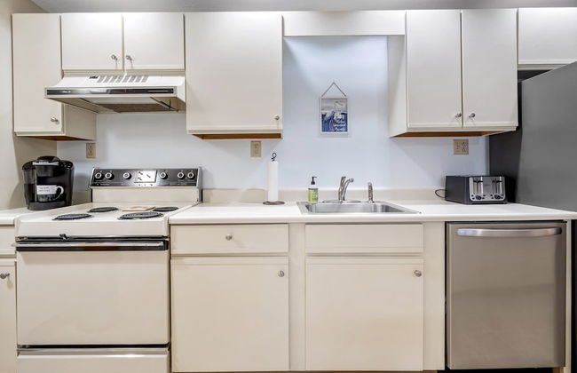 All is Wells Incredible Location! Walk to Beach - Photo 13