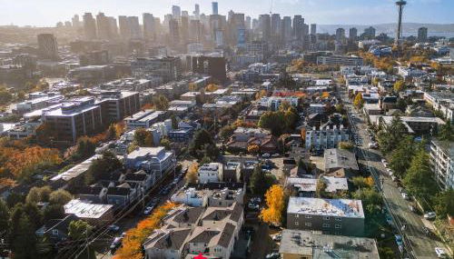 Rare 2BR Modern Urban Escape Free Parking - Foto 5