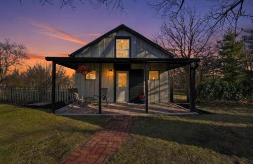 Renovated 1950s Barndominium Pet-Friendly & Modern - Foto 1