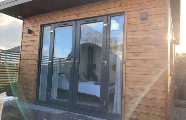 Contemporary Guest House With Outside Barrel Sauna - Foto 16