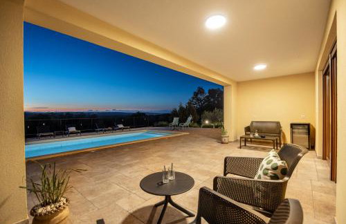 Villa Rok with Private Pool & Sunset Views near Pula - Foto 5