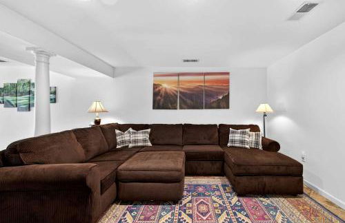 Bright Mountain Cabin with Game Room & Golf Course Views Near Hedgesville, West Virginia - Foto 16