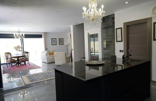 complete luxury house with garden - Foto 45