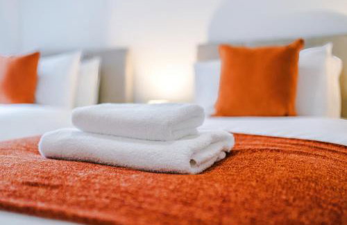 Modern 3 Bedroom House Perfect for Short and Long Stays - Foto 44