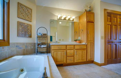 Lakefront Syracuse Home with Deck and Private Dock! - Foto 20