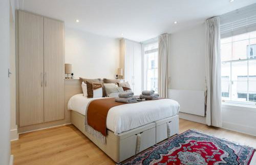 Elegant 4-Story Townhouse Near Victoria Station - Foto 28