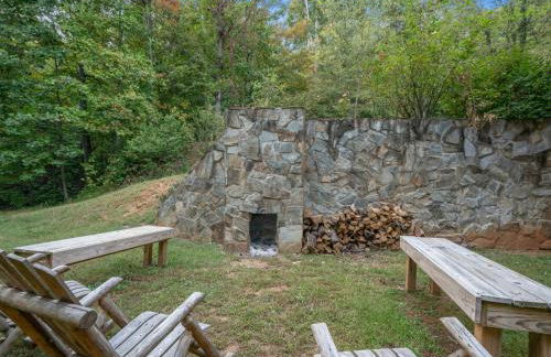 Spectacular Log Cabin Home 45 minutes to Asheville - Foto 36