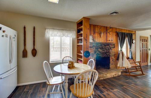 Furnished Porch and Gas Grill Lakeside Cottage Stay - Foto 11