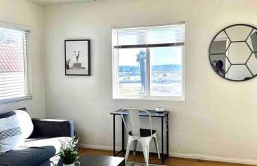 Minimalist 1 bed by Airport & Old Town - Foto 3