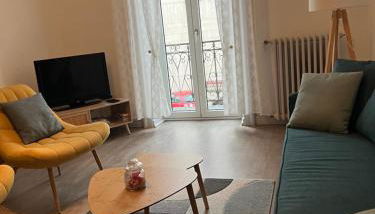 Appartement T4 70m2 - meublé - centre ville - proche Thermes - Foto 3