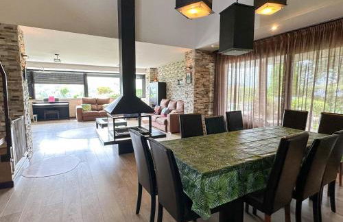 Espectacular casa con piscina - Foto 9