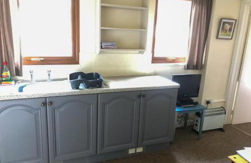 Court Farm Holiday Bungalows Ltd - Photo 15