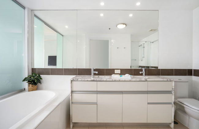 Reflection Tower Two - Photo 63