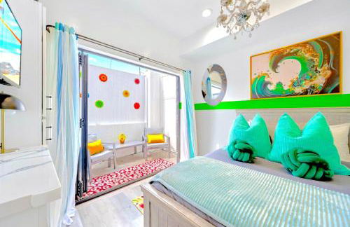 D- Hip & Stylish NoHo Family-Friendly Home near Universal & Hollywood with Patio - Hot Tub - Games - & Parking - Foto 4