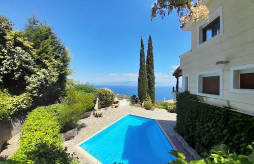 Luxury villa with stunning seaviews and pool - Foto 40