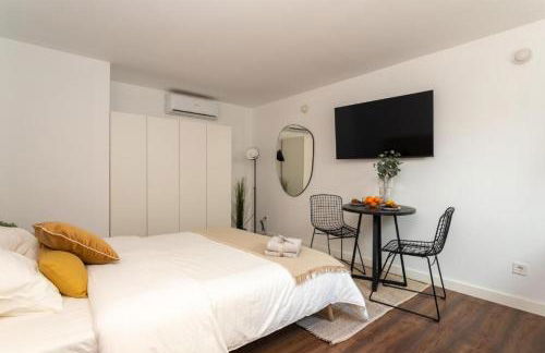 Sunshine Studios Portside Gothic - Photo 6