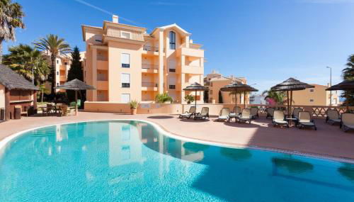 Aum Praia da Luz Resort Apartment - Photo 2