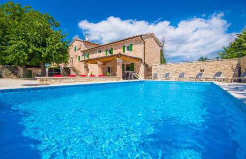 Villa Anton, a luxurious rustic villa in a peaceful setting - Foto 19