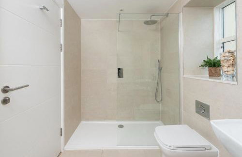 Sandyford, Holywell Bay - Sea Views - Walk to Beach - 2 Pets Allowed - Free Parking and WiFi - Foto 37