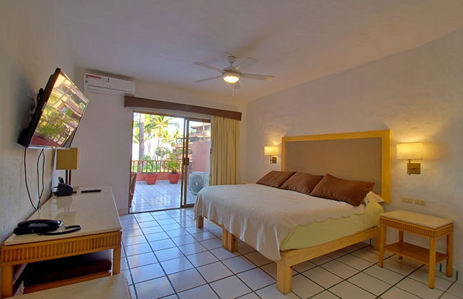 Villa Facing the Beach in a Large Terrace 7 Pools, Tennis Courts, Security - Foto 3