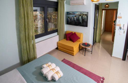 Central & Riverfront Room 2 - Photo 29