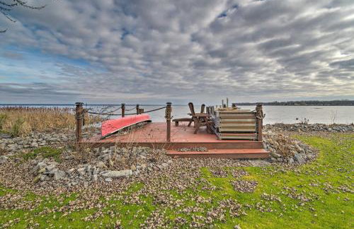 Lakefront Home with Deck, Fishing Dock and Canoe! - Foto 34