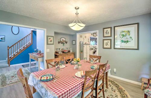 10-Acre Mountain Home Getaway with Fire Pit - Foto 12